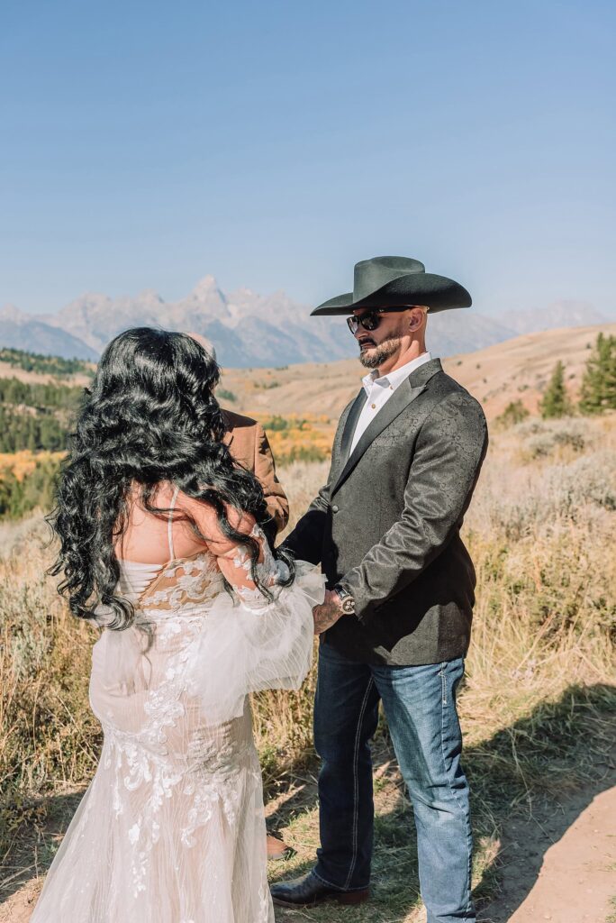 eloping in jackson hole wyoming wyoming elopement photographer micro wedding jackson hole jackson hole wedding photographers elopement jackson hole wyoming small wedding jackson hole the wedding tree in bridger teton national forest morning wedding fall wedding Autumn wedding in Jackson Hole
