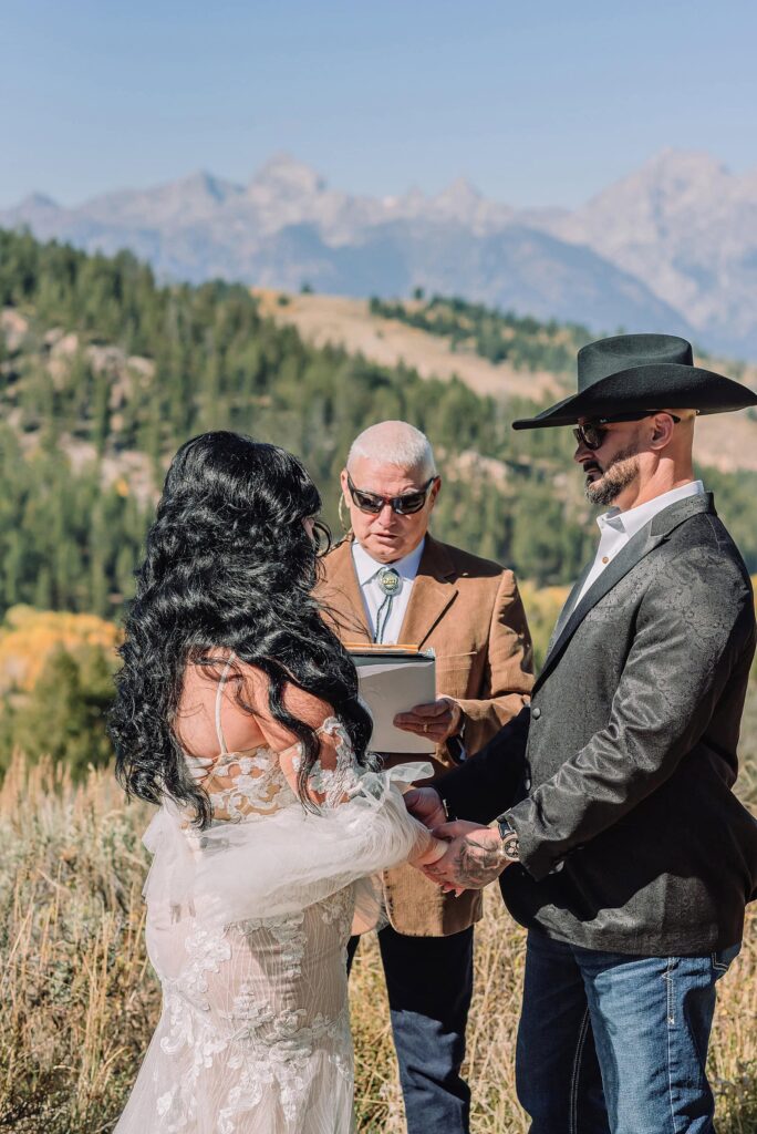 eloping in jackson hole wyoming wyoming elopement photographer micro wedding jackson hole jackson hole wedding photographers elopement jackson hole wyoming small wedding jackson hole the wedding tree in bridger teton national forest morning wedding fall wedding Autumn wedding in Jackson Hole