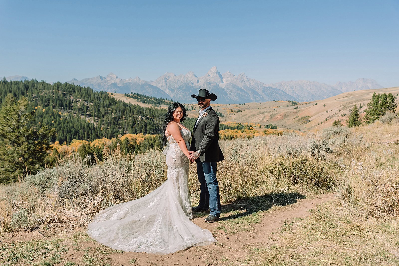 eloping in jackson hole wyoming wyoming elopement photographer micro wedding jackson hole jackson hole wedding photographers elopement jackson hole wyoming small wedding jackson hole the wedding tree in bridger teton national forest morning wedding fall wedding Autumn wedding in Jackson Hole