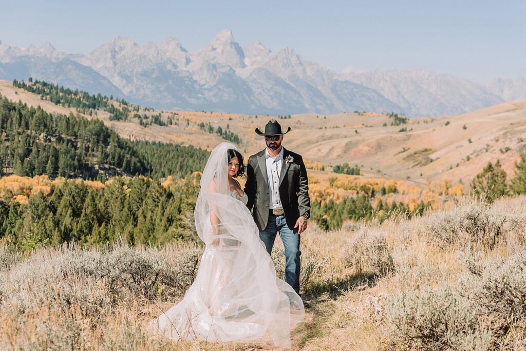eloping in jackson hole wyoming wyoming elopement photographer micro wedding jackson hole jackson hole wedding photographers elopement jackson hole wyoming small wedding jackson hole the wedding tree in bridger teton national forest morning wedding fall wedding Autumn wedding in Jackson Hole