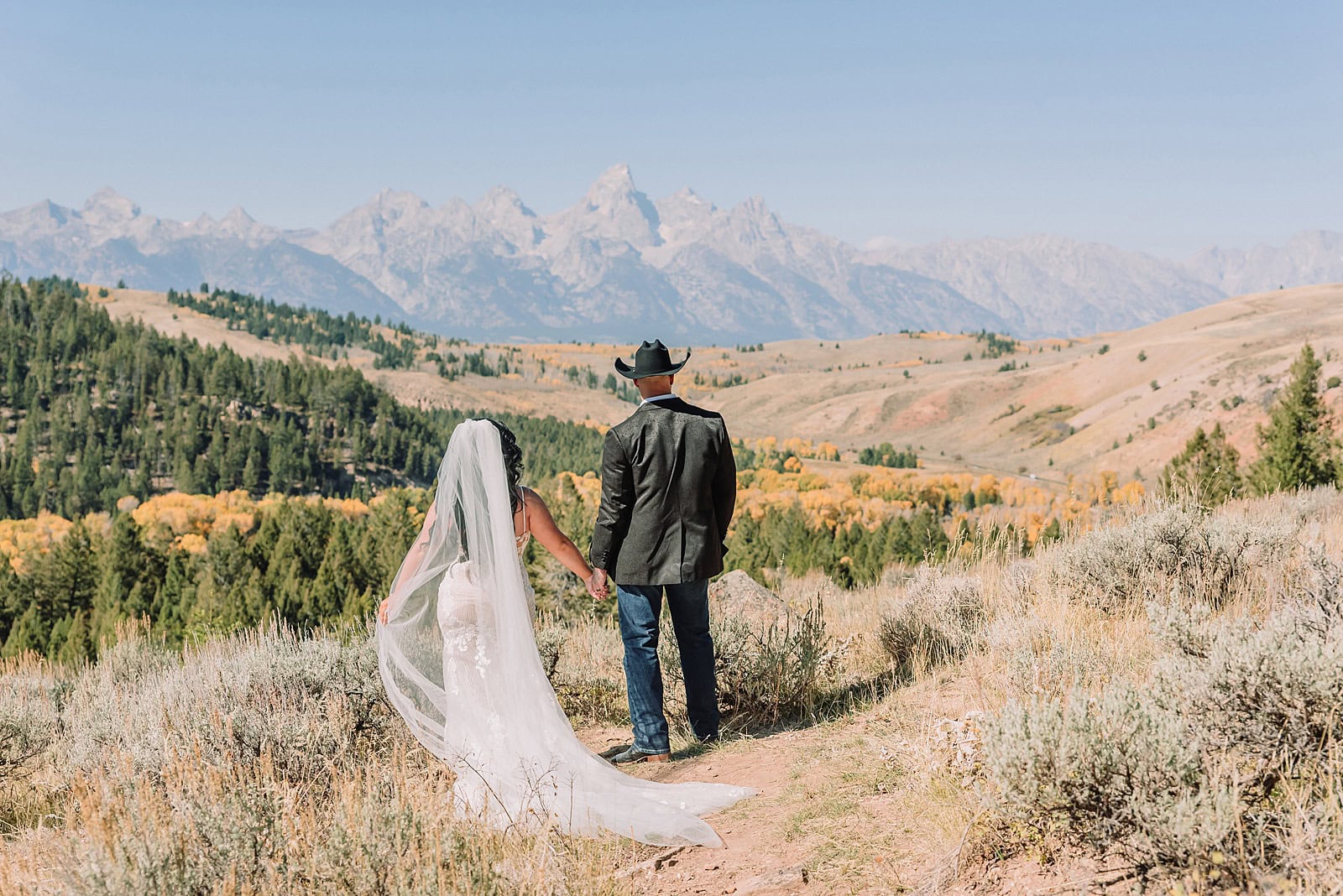 eloping in jackson hole wyoming wyoming elopement photographer micro wedding jackson hole jackson hole wedding photographers elopement jackson hole wyoming small wedding jackson hole the wedding tree in bridger teton national forest morning wedding fall wedding Autumn wedding in Jackson Hole