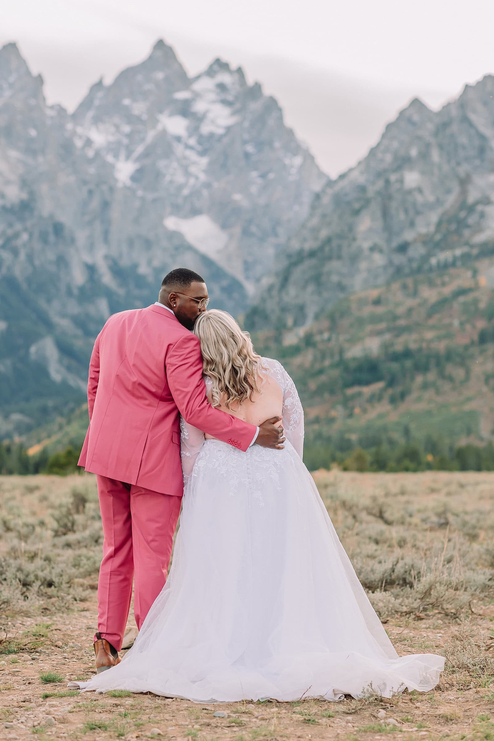 wedding pose wedding tips for brides elope wyoming poses for couples