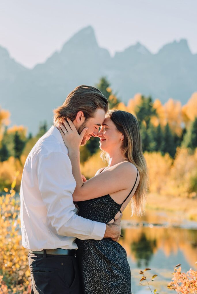jackson hole engagement photographer grand teton engagement photos jackson wyoming engagement photos fall photo outfit ideas fall engagement pictures jackson hole photographer jackson hole proposal photographer engagement photographer near me