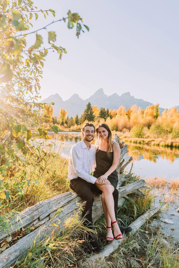 fall photo outfit ideas fall engagement pictures engagement photo ideas fall grand teton engagement photos grand teton engagement photographer jackson hole photographer