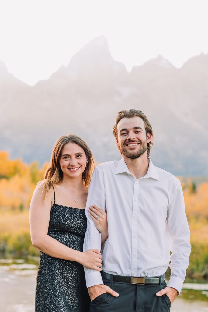 jackson hole engagement photographer grand teton engagement photos jackson wyoming engagement photos fall photo outfit ideas fall engagement pictures jackson hole photographer jackson hole proposal photographer engagement photographer near me