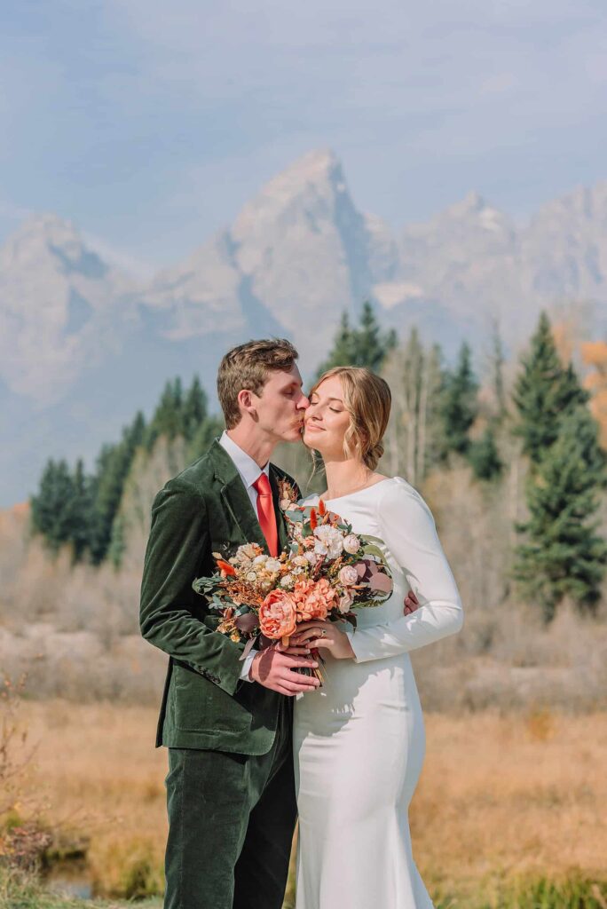 Jackson Wyoming Micro Wedding grand teton elopement photographer jackson hole elopement wedding ceremony tips micro wedding jackson hole Jackson Hole fall wedding Fall wedding in Wyoming Romantic fall elopement in the Tetons
