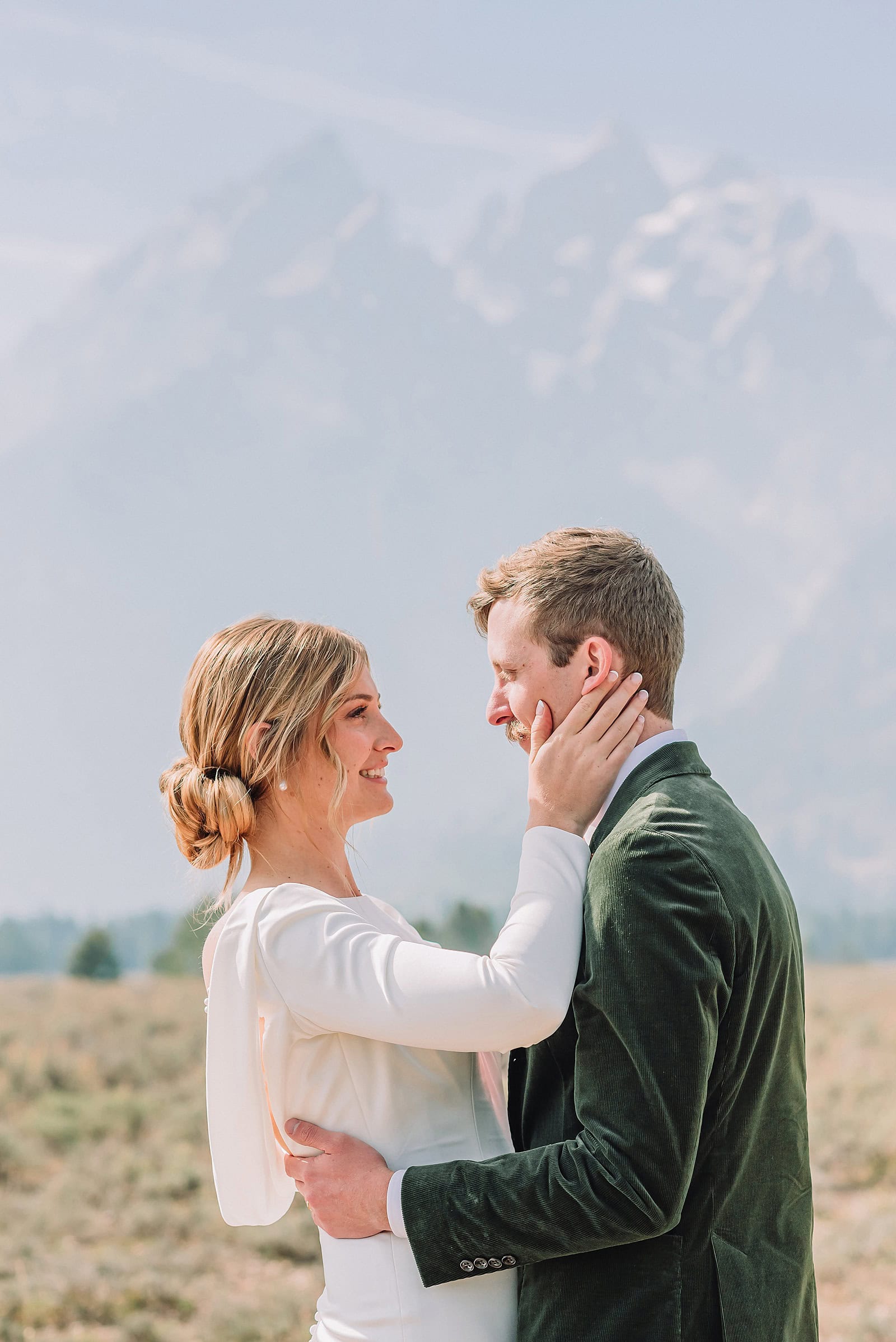 Jackson Wyoming Micro Wedding grand teton elopement photographer jackson hole elopement wedding ceremony tips micro wedding jackson hole Jackson Hole fall wedding Fall wedding in Wyoming Romantic fall elopement in the Tetons
