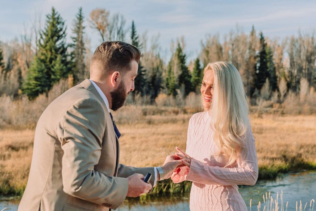 poses for couples jackson hole proposal photographer fall engagement photo outfits engagement photography near me wyoming photographer grand teton engagement photos grand teton engagement photographer schwabacher landing engagement photos