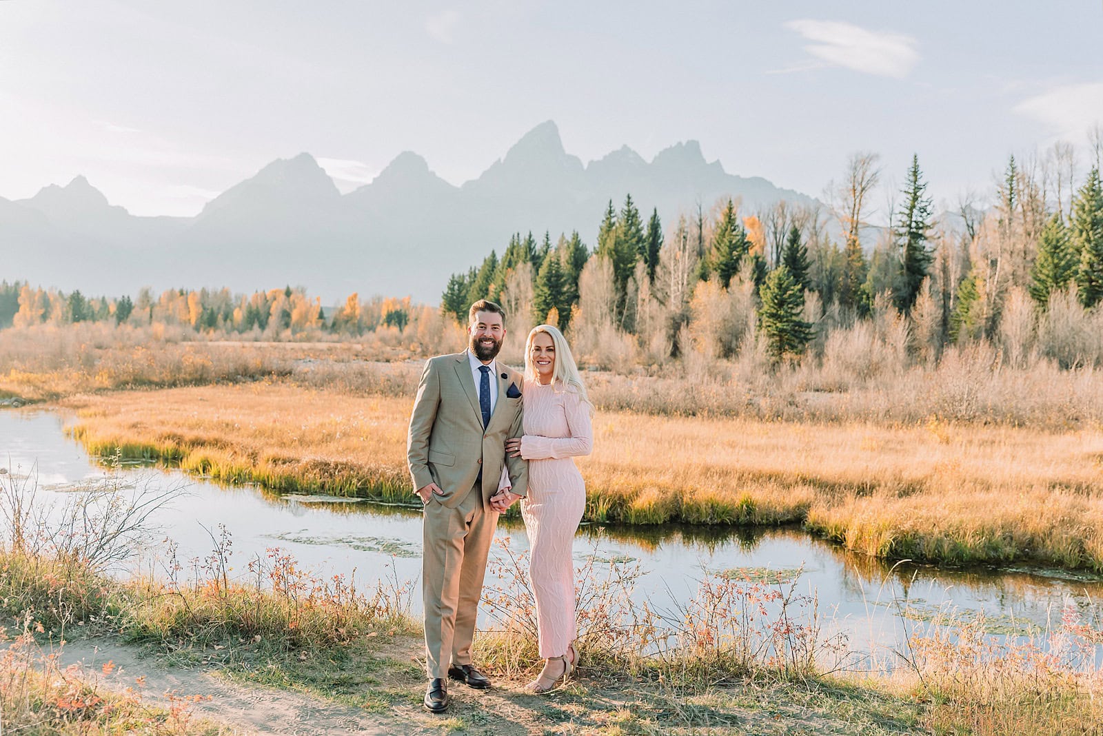 jackson hole engagement photographer grand teton engagement photos jackson wyoming engagement photos fall photo outfit ideas fall engagement pictures jackson hole photographer jackson hole proposal photographer engagement photographer near me