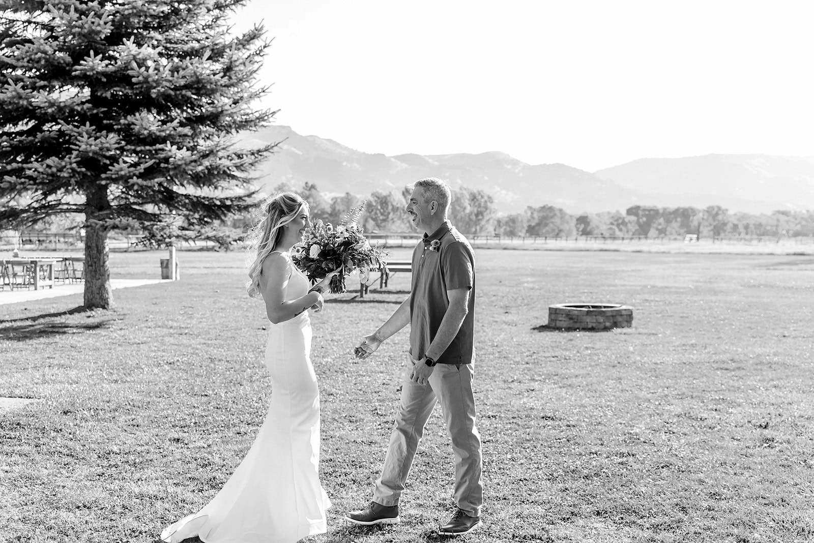 Idaho Wedding Photographer Snake River Meadows Wedding Wedding Venues in Idaho Wedding Photographers in Idaho Rexburg Idaho Photographer Idaho Falls Wedding Photographer Wedding Venues in East Idaho Outdoor Wedding Venue Indoor Wedding Venue Autumn wedding in Idaho