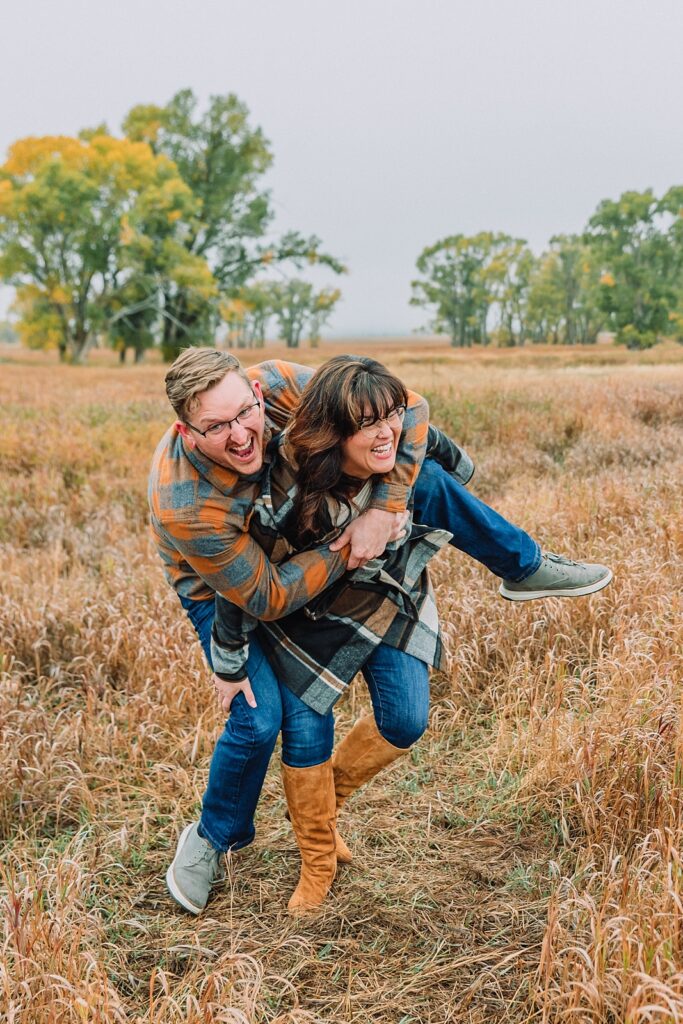 jackson hole engagement photographer grand teton engagement photos jackson wyoming engagement photos fall photo outfit ideas fall engagement pictures jackson hole photographer jackson hole proposal photographer engagement photographer near me