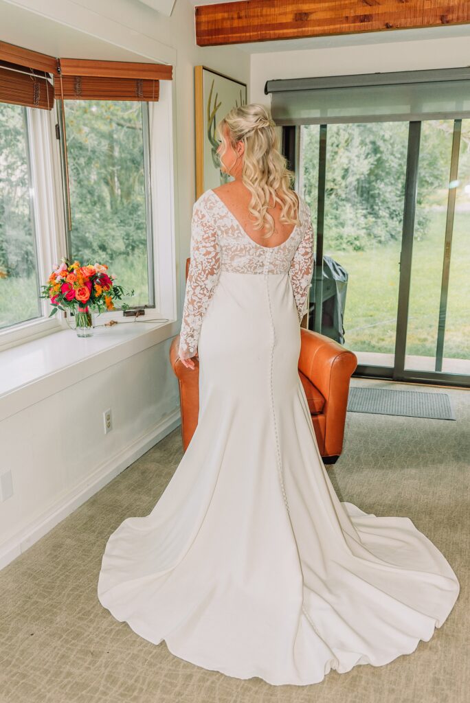 Grand Teton National Park wedding photographer Jackson Hole luxury mountain wedding reception Jackson Hole destination wedding photographer sunset wedding portraits in the Tetons intimate Jackson Lake Lodge wedding celebration