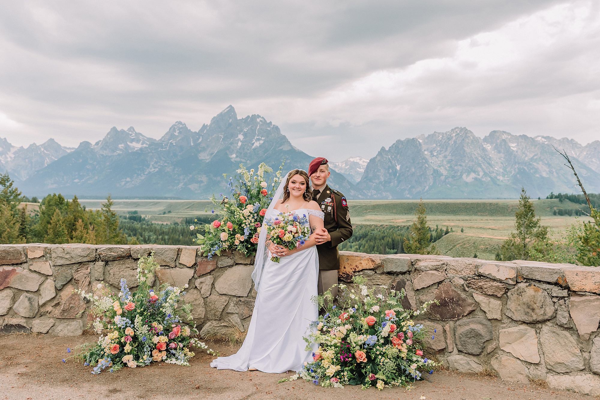 jackson hole wedding photographers wedding ceremony tips eloping in jackson hole wyoming non traditional wedding ideas wyoming elopement photographer snake river overlook