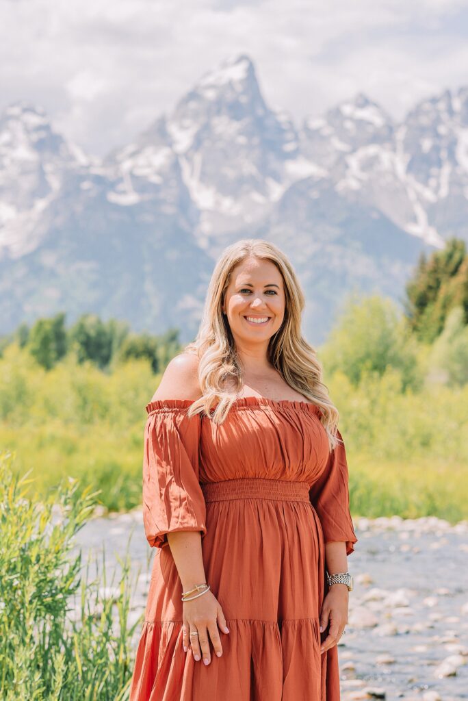 Schwabacher Landing family photos summer Grand Teton National Park family photographer what to wear for mountain family photos