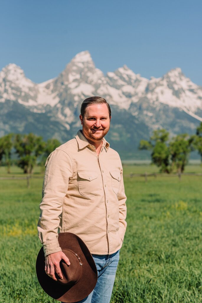 Jackson Hole mountain family photography session coordinated family outfits for mountain photos summer family photography Grand Teton National Park Grand Teton Family Photographer