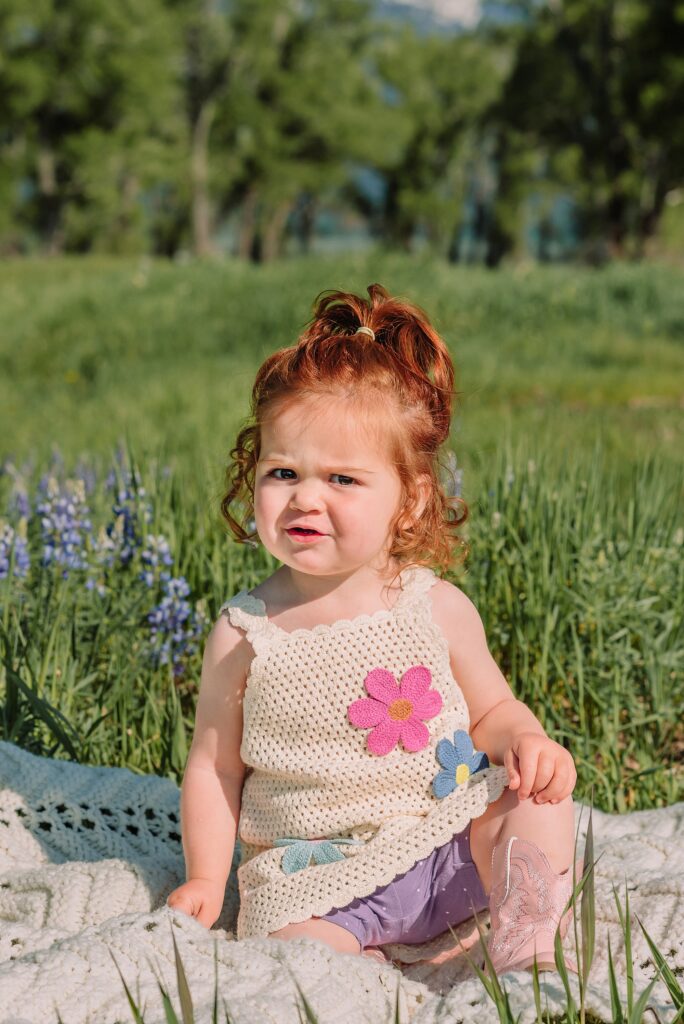 Grand Tetons family photos with kids western family photoshoot Grand Tetons best time for family photos Grand Tetons Mormon Row family photography session Grand Tetons mountain backdrop family photos
