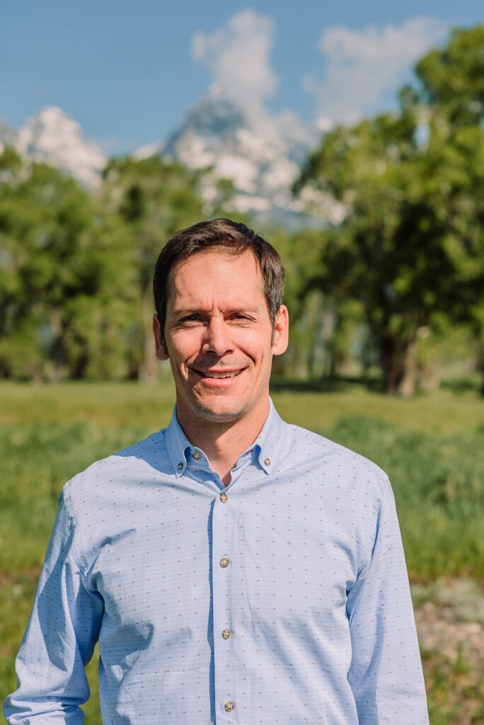Grand Tetons family photos with kids western family photoshoot Grand Tetons best time for family photos Grand Tetons Mormon Row family photography session Grand Tetons mountain backdrop family photos